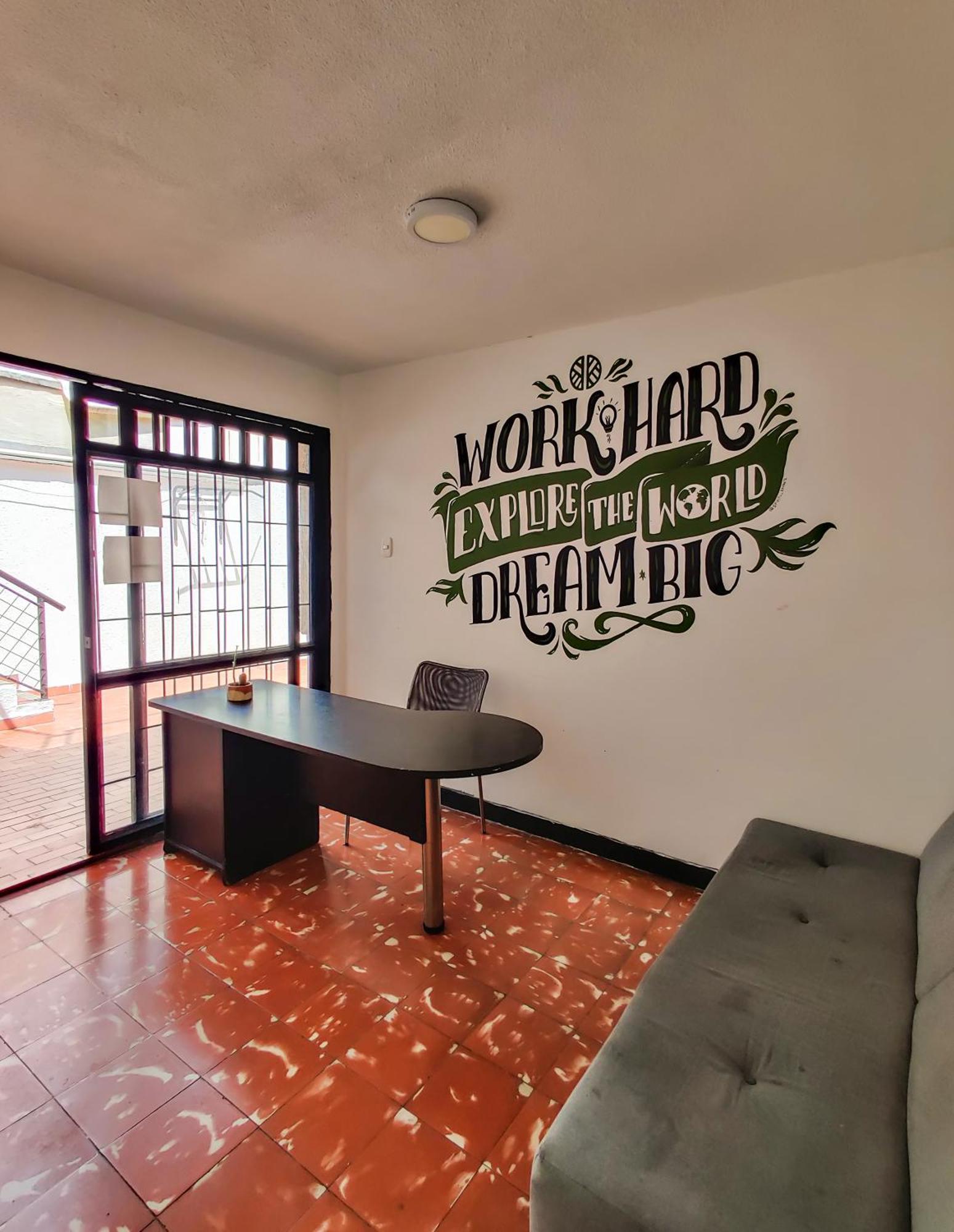 Zamia Hostel بوكارامانغا المظهر الخارجي الصورة