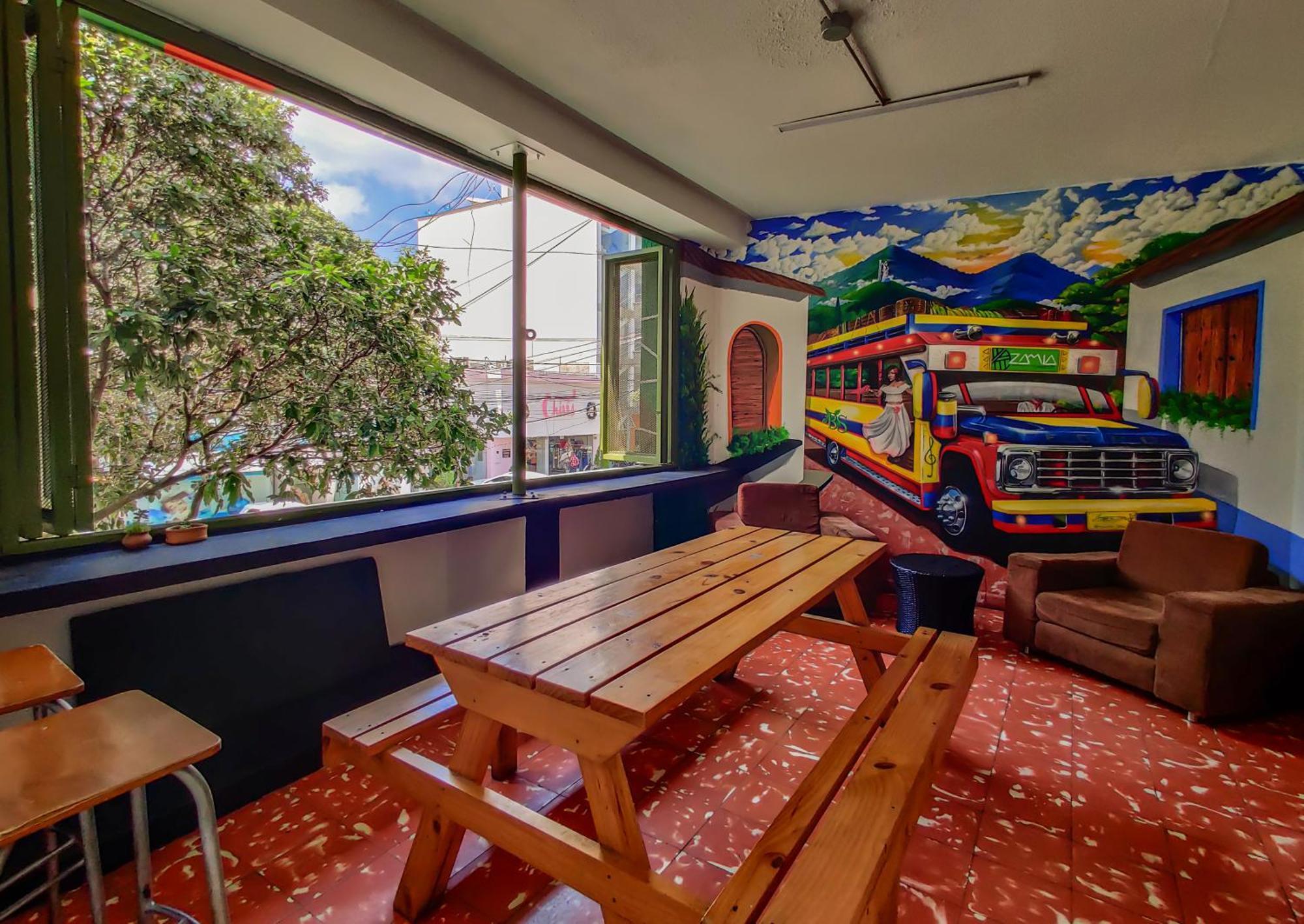 Zamia Hostel بوكارامانغا المظهر الخارجي الصورة